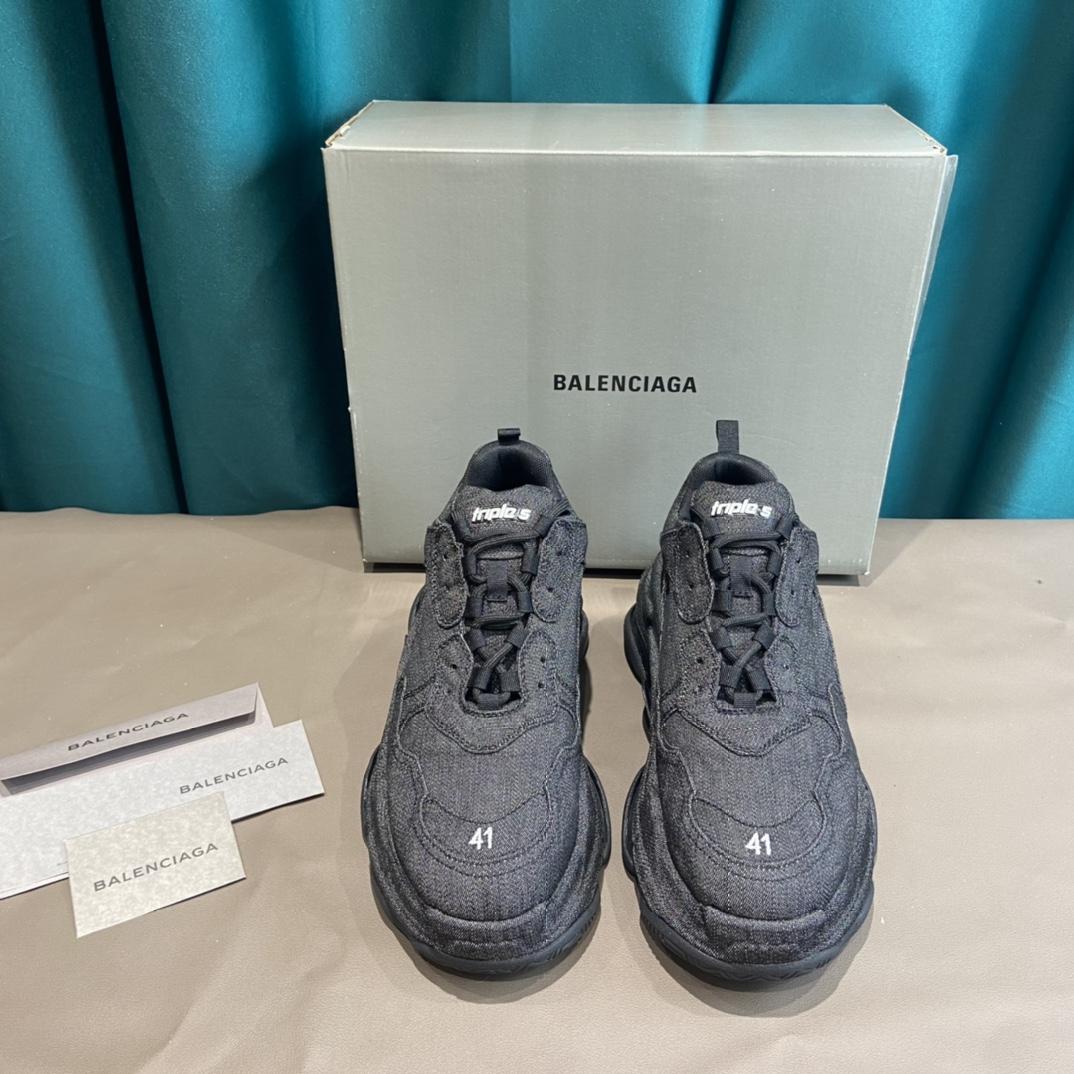 Balenciaga Triple S Sneaker  - EUR FASHION