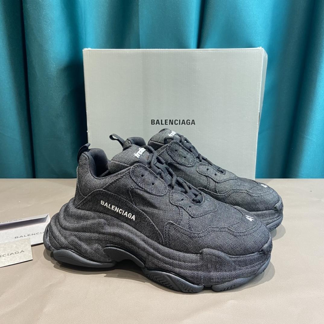 Balenciaga Triple S Sneaker  - EUR FASHION