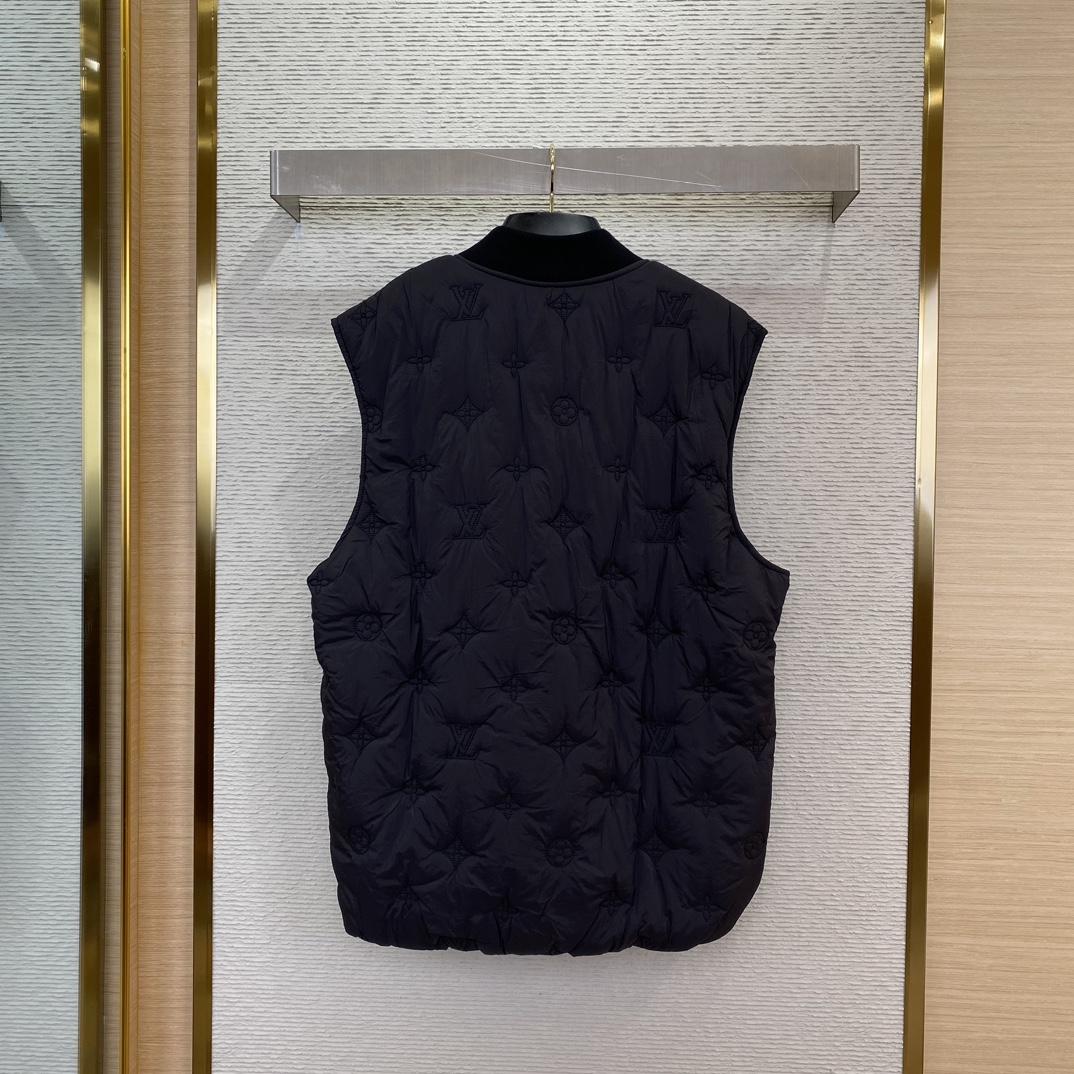 Louis Vuitton Monogram Quilted Gilet    - EUR FASHION