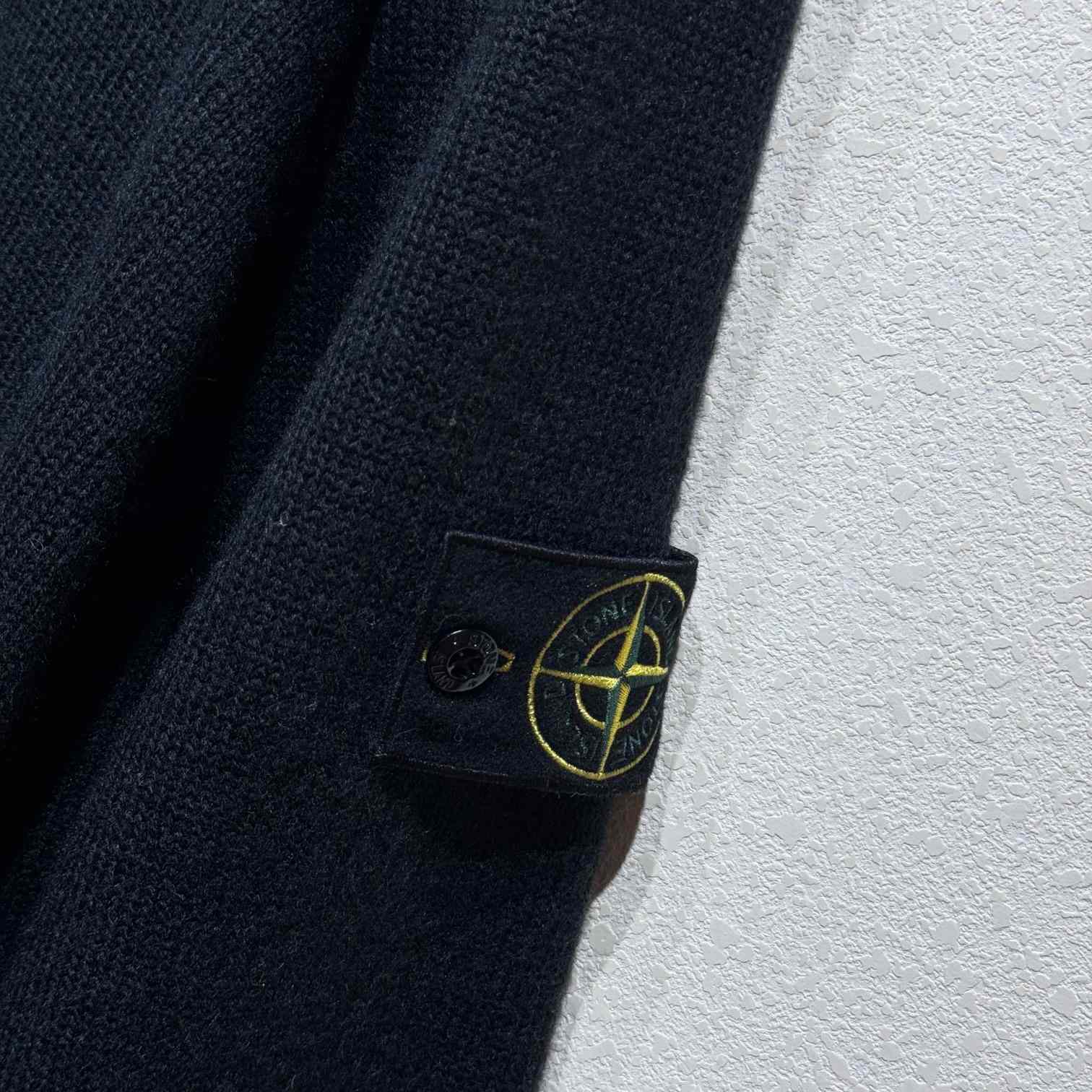 Stone Island Cardigan - EUR FASHION