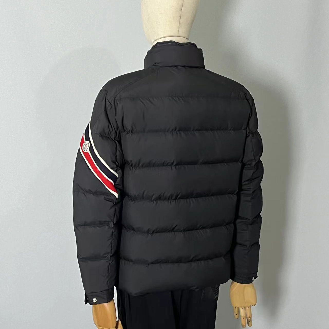 Moncler Solayan Short Down Jacket - EUR FASHION