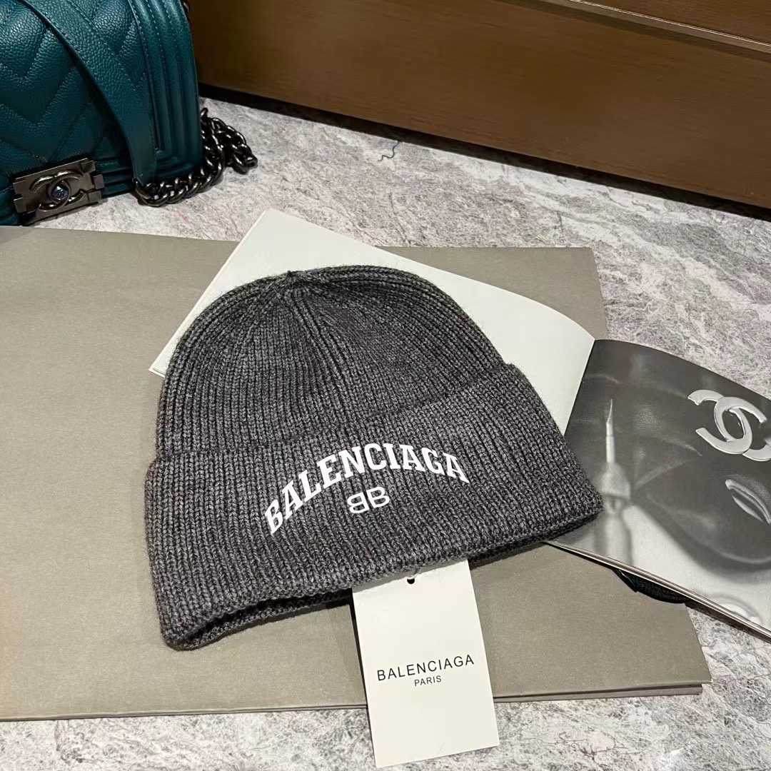 Balenciag Beanie  - EUR FASHION