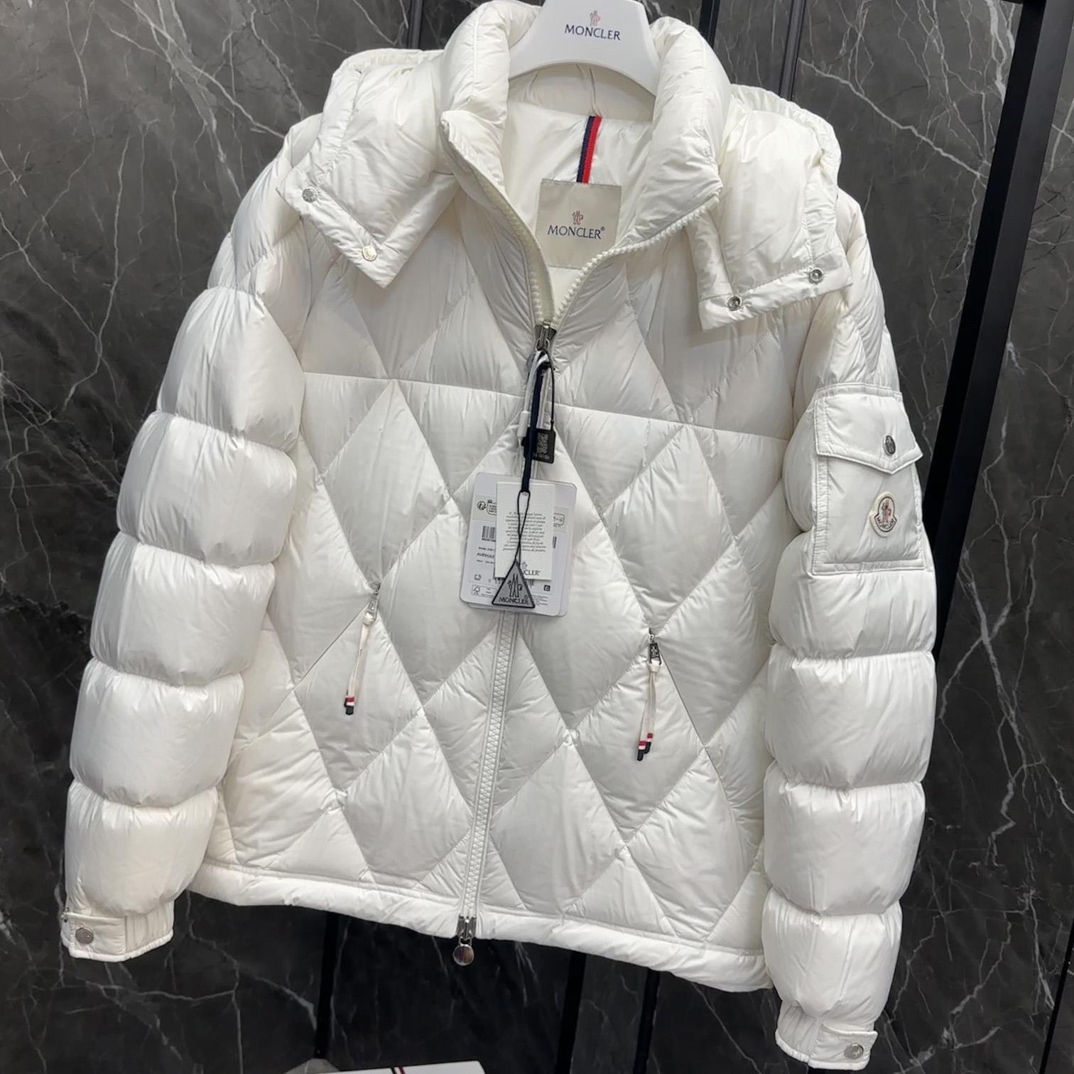 Moncler Averole Short Down Jacket - EUR FASHION