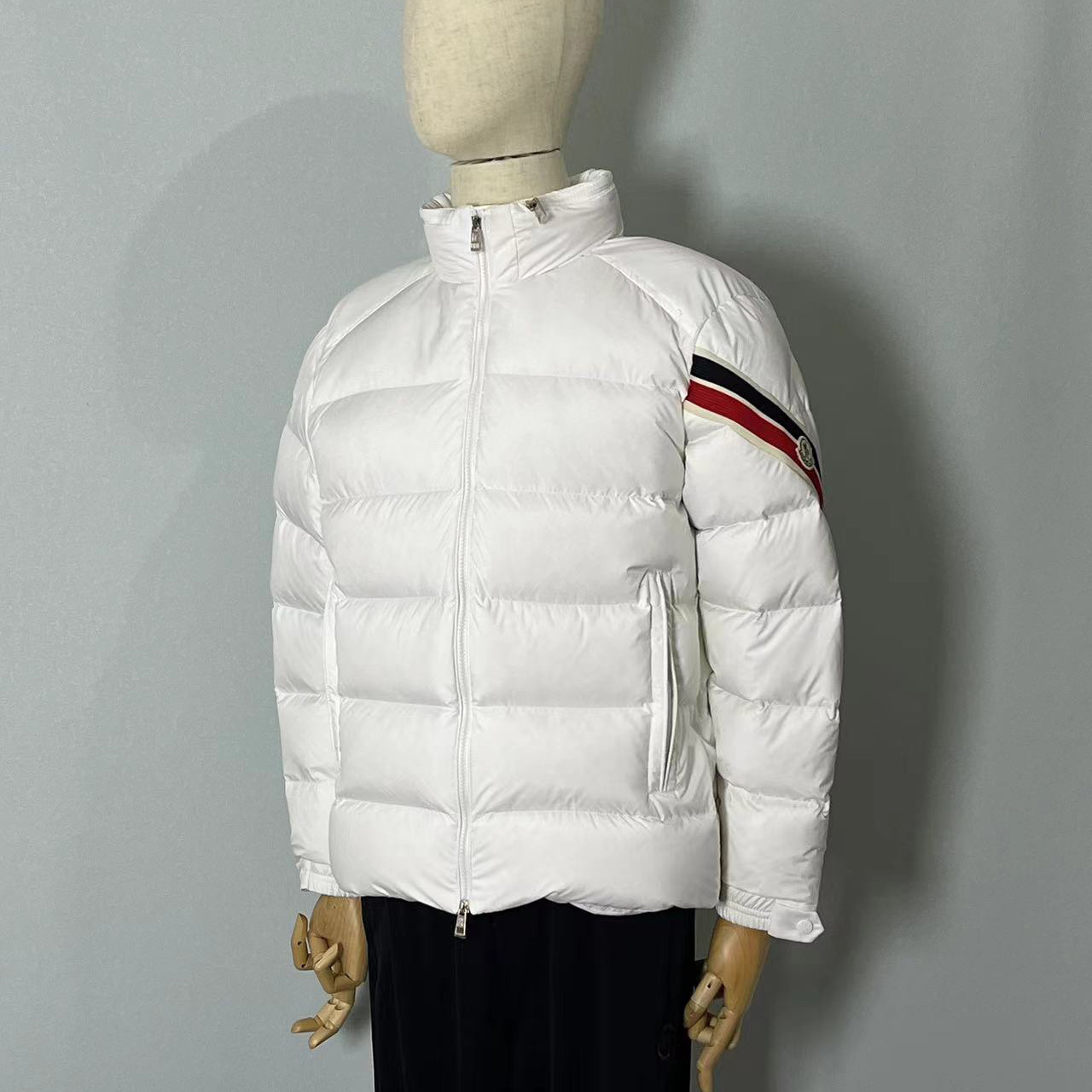 Moncler Solayan Short Down Jacket - EUR FASHION