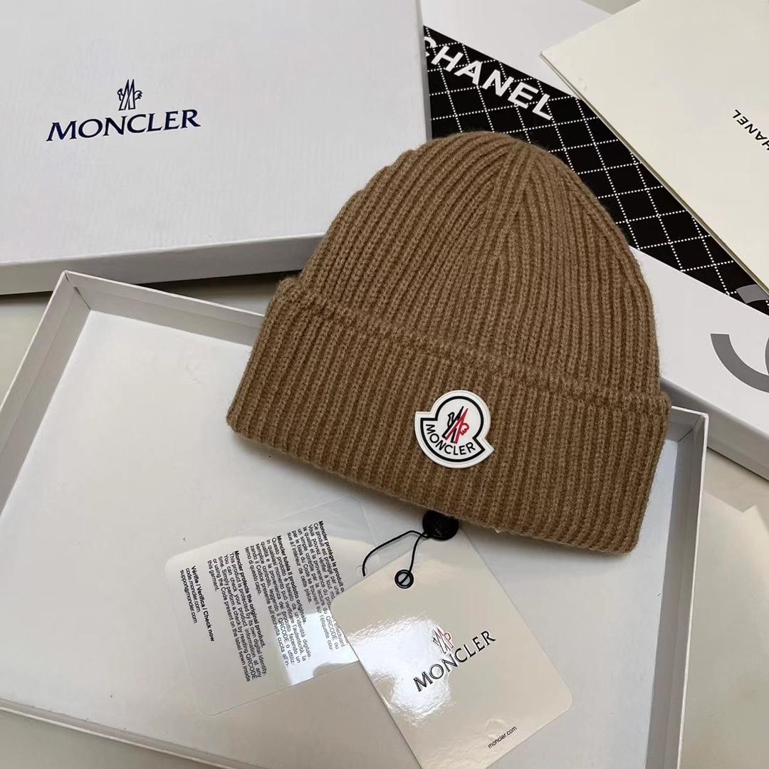 Moncler Beanie  - EUR FASHION