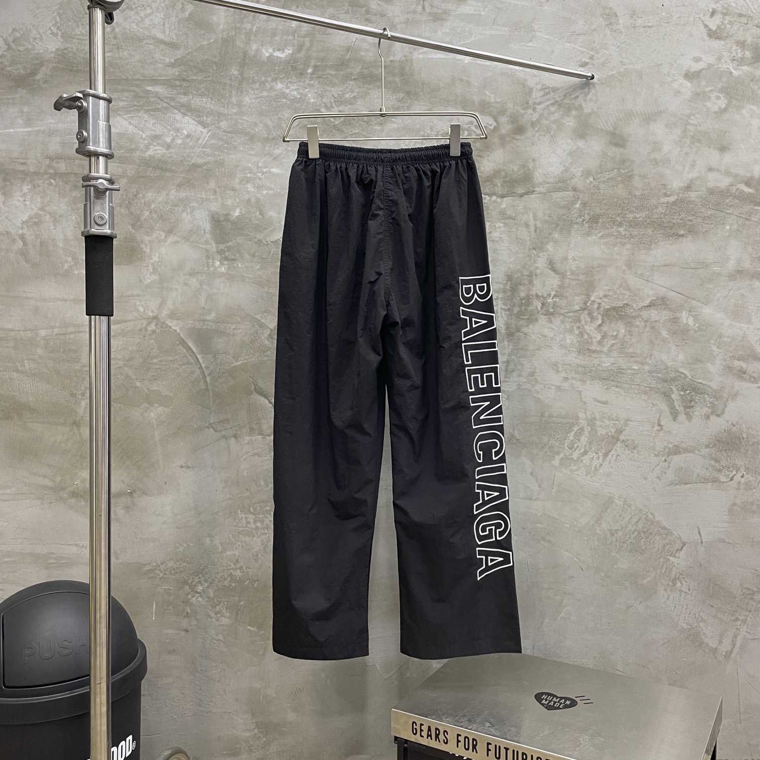 Balenciaga Outline Baggy Pants In Black - EUR FASHION