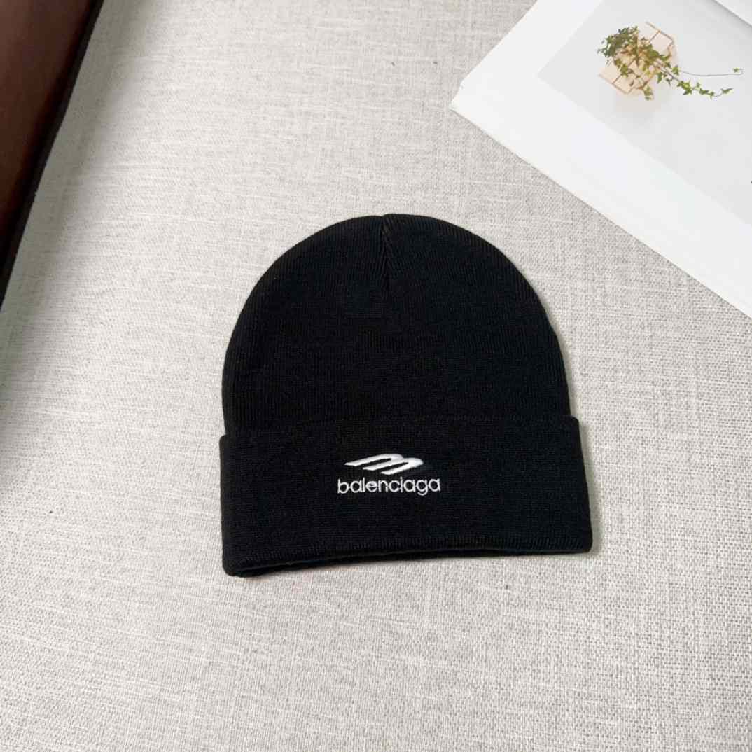 Balenciag Beanie  - EUR FASHION