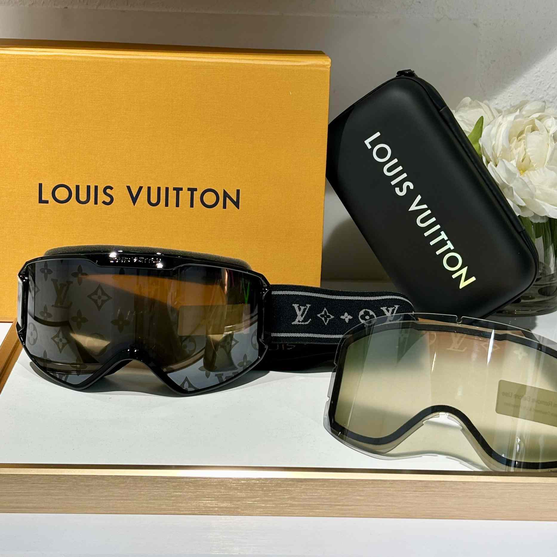 Louis Vuitton LV Snow Mask     - EUR FASHION