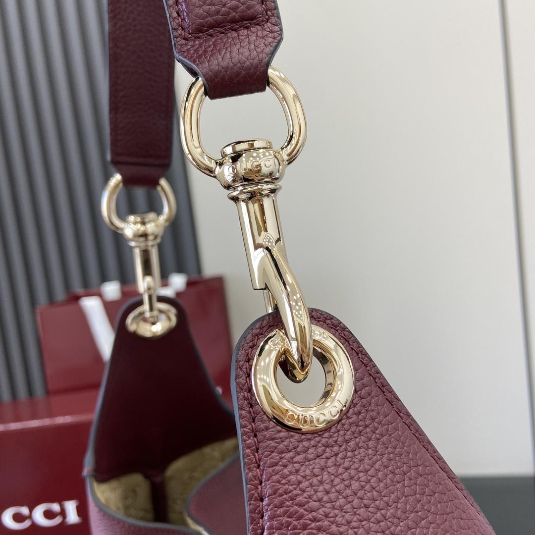 Gucci B Medium Shoulder Bag - EUR FASHION