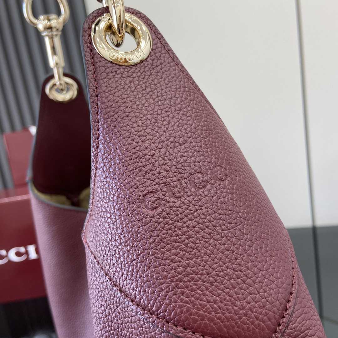 Gucci B Medium Shoulder Bag - EUR FASHION