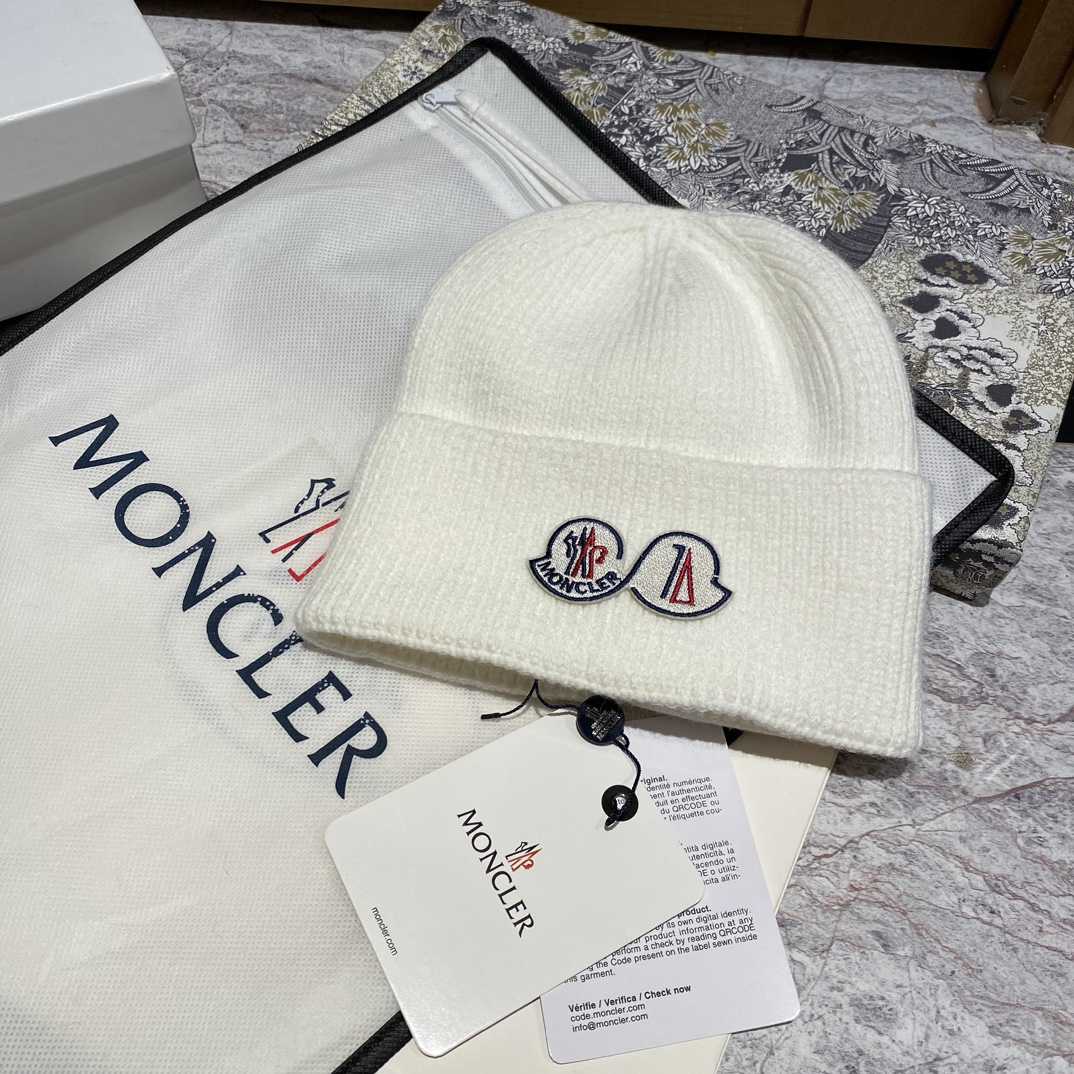 Moncler Beanie  - EUR FASHION