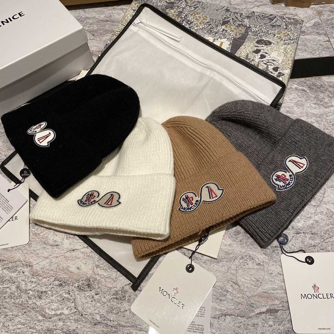 Moncler Beanie  - EUR FASHION