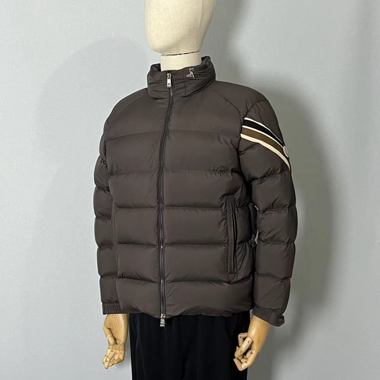 Moncler Solayan Short Down Jacket - EUR FASHION