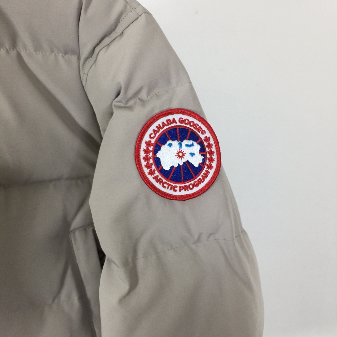 Canada Goose Down Jacket - EUR FASHION