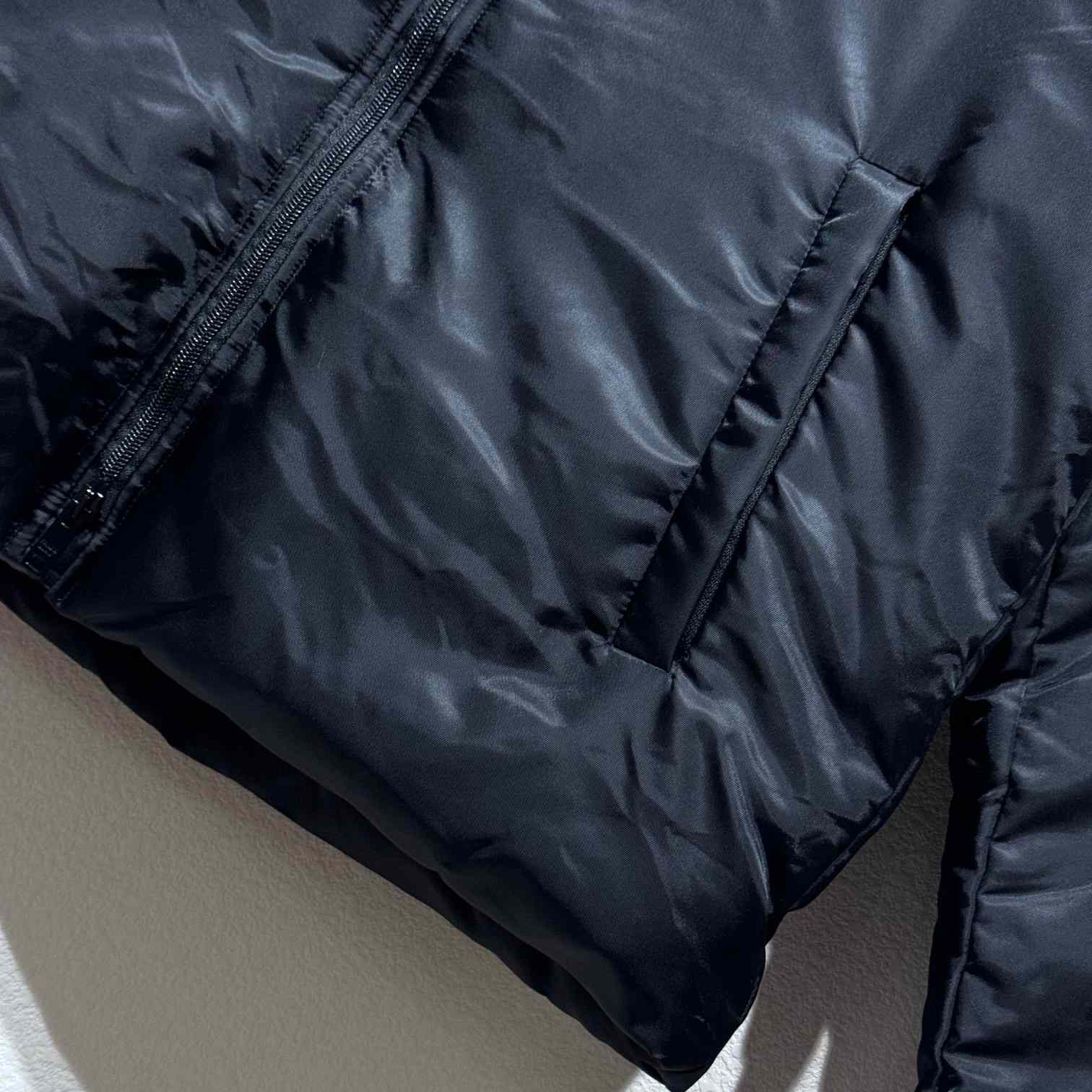 Prada Cropped Re-Nylon Down Jacket - EUR FASHION