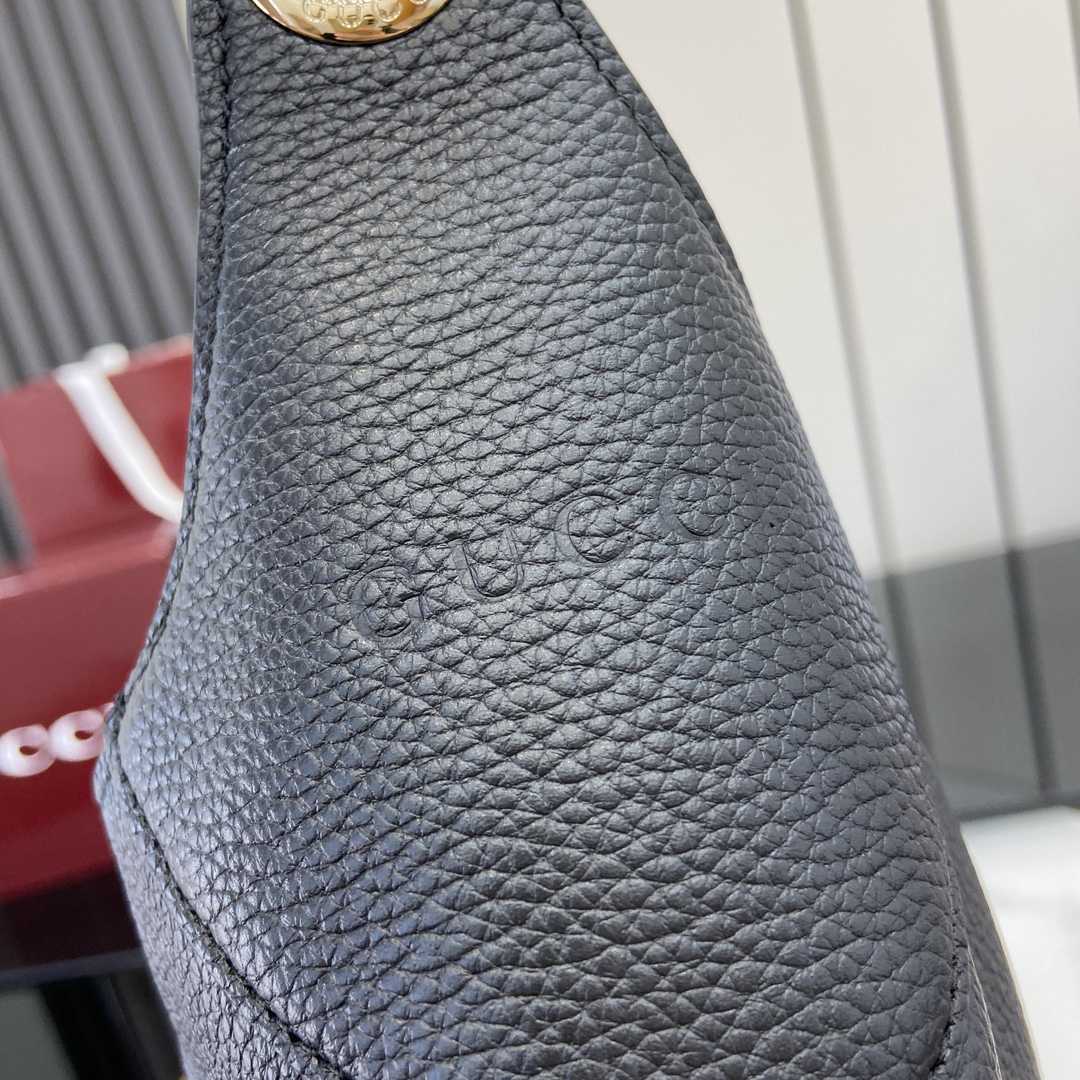 Gucci B Medium Shoulder Bag - EUR FASHION