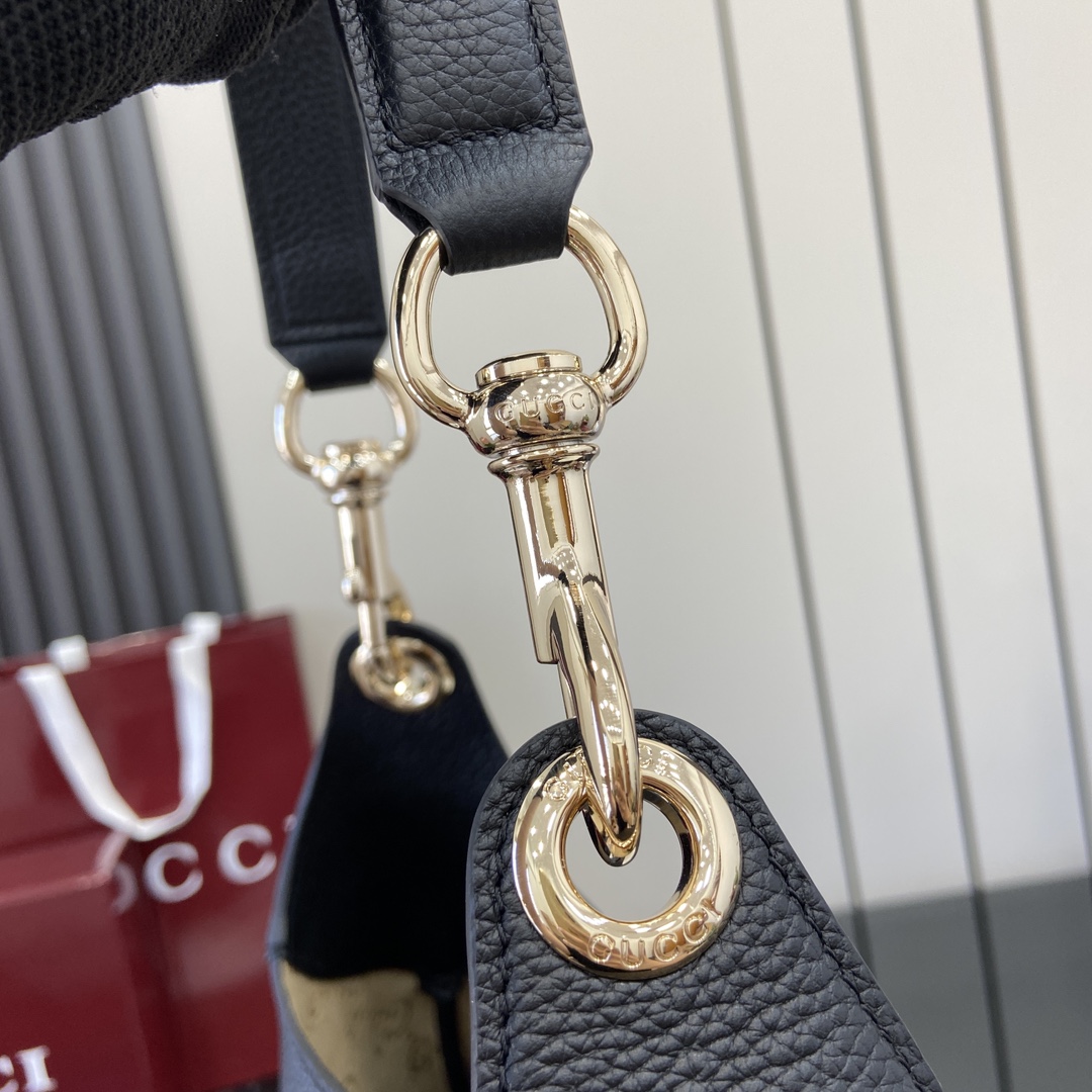 Gucci B Medium Shoulder Bag - EUR FASHION