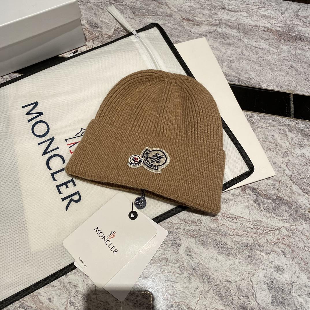 Moncler Beanie  - EUR FASHION