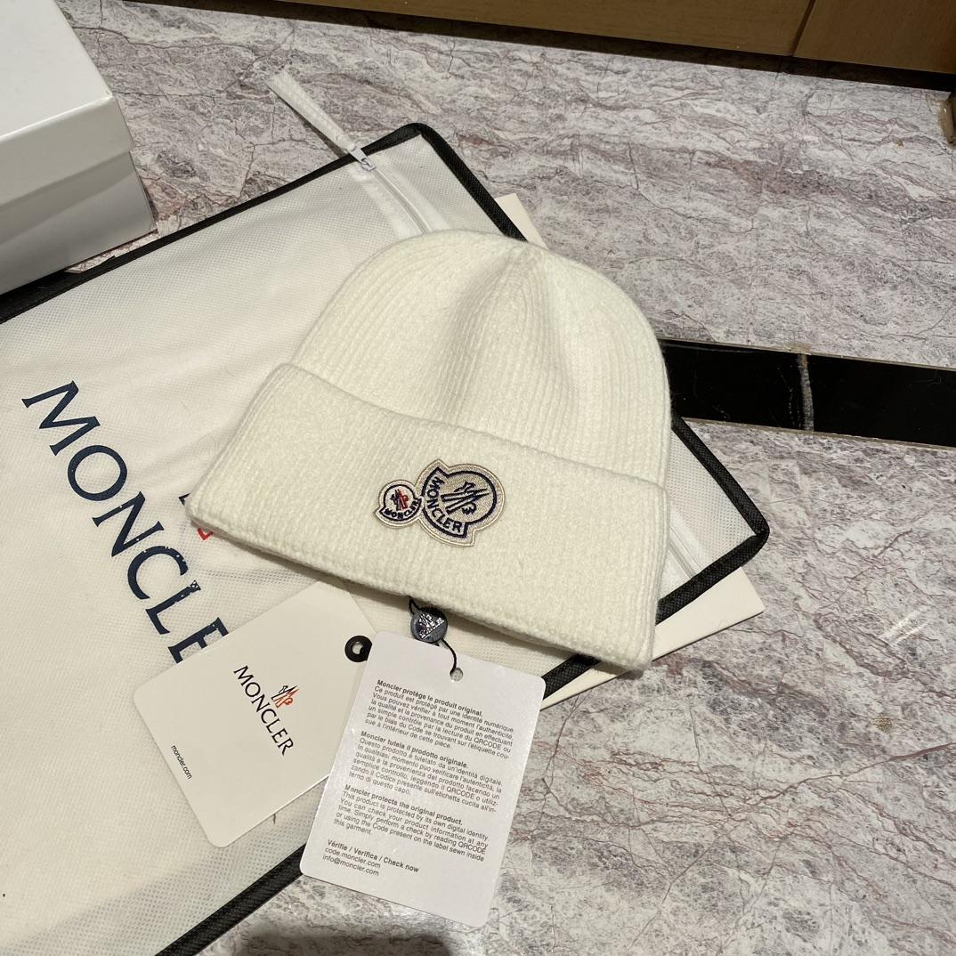 Moncler Beanie  - EUR FASHION