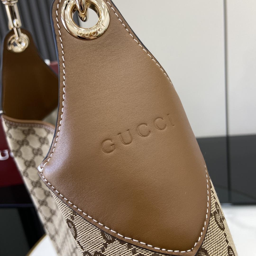 Gucci B Medium Shoulder Bag - EUR FASHION