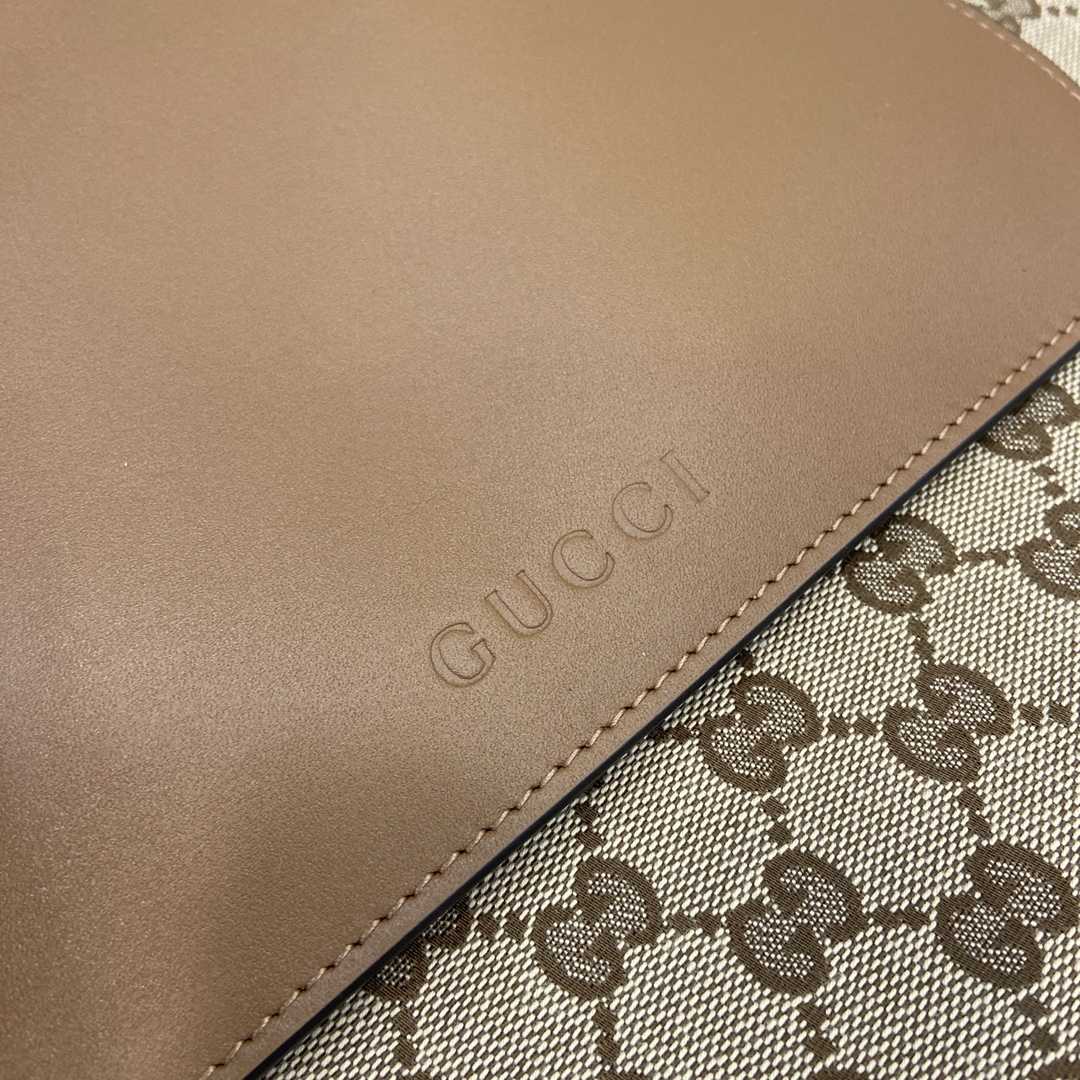 Gucci B Medium Shoulder Bag - EUR FASHION