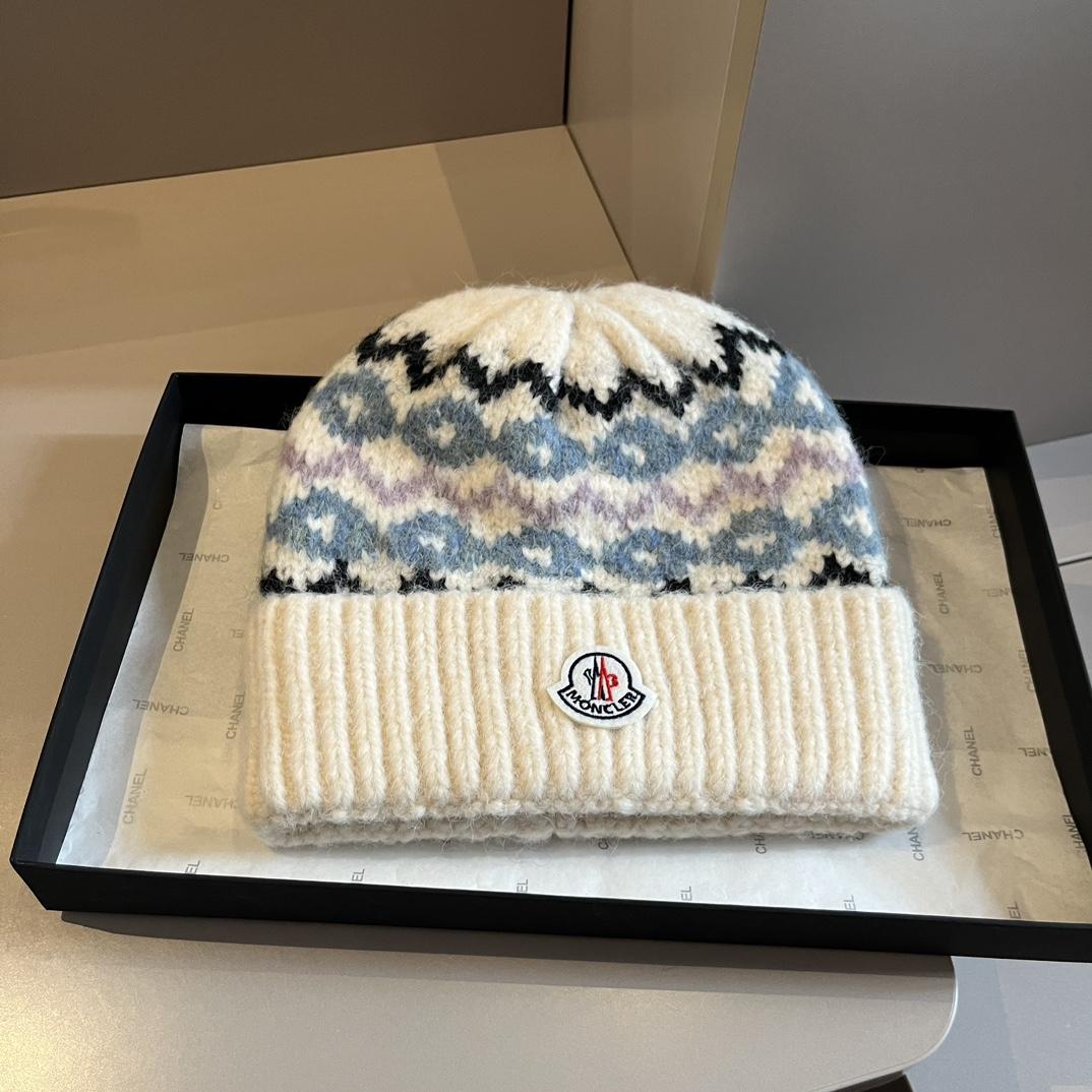 Moncler Beanie  - EUR FASHION