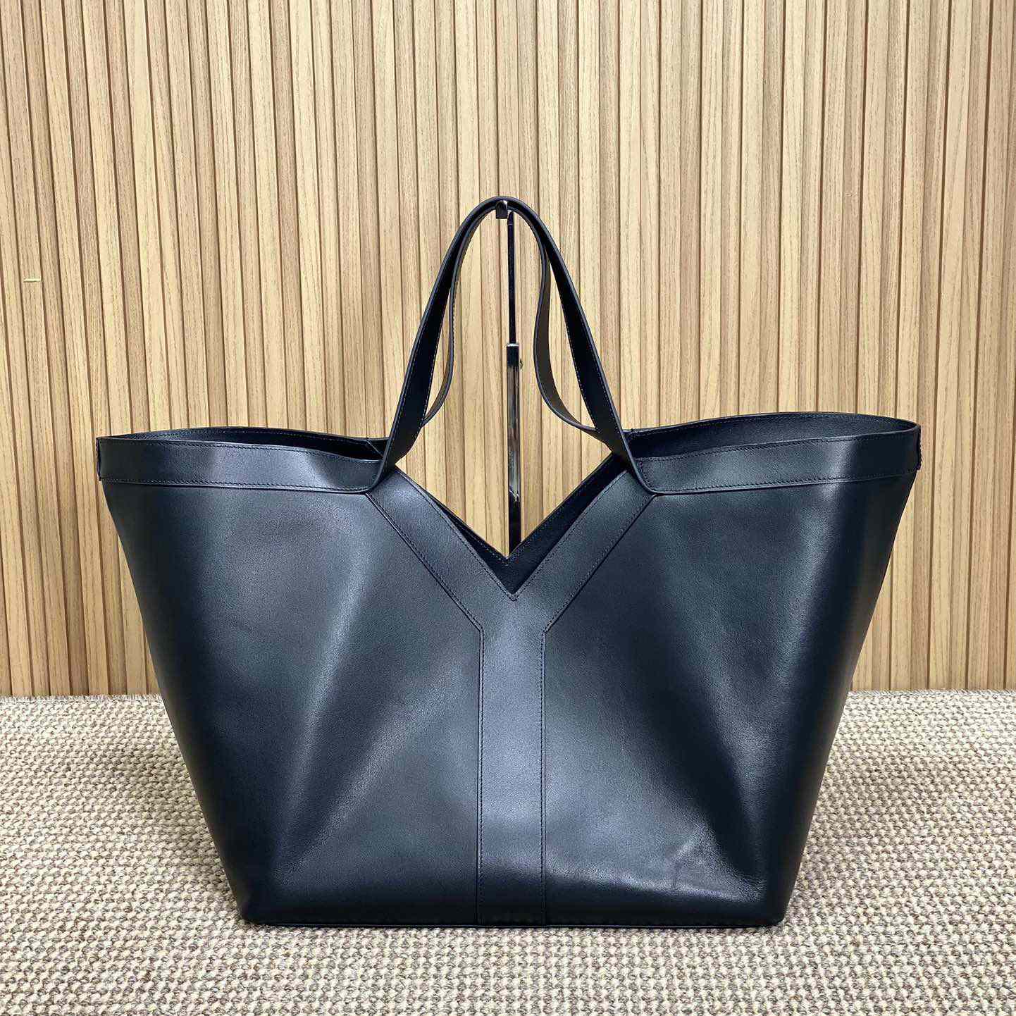 Saint Laurent Y Tote In Leather - EUR FASHION