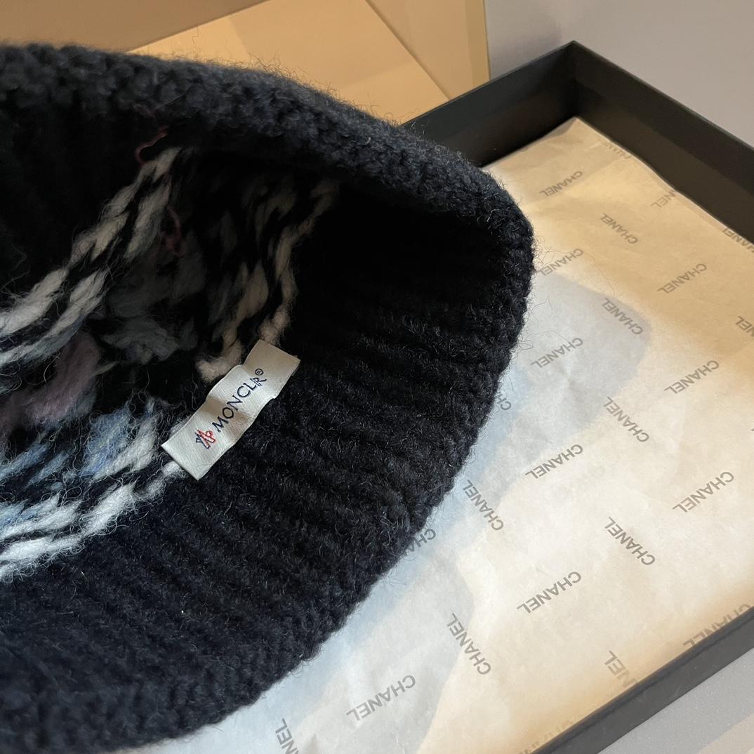 Moncler Beanie  - EUR FASHION