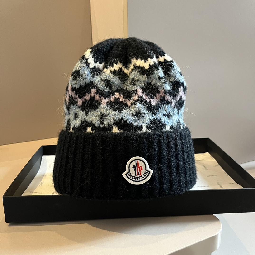 Moncler Beanie  - EUR FASHION