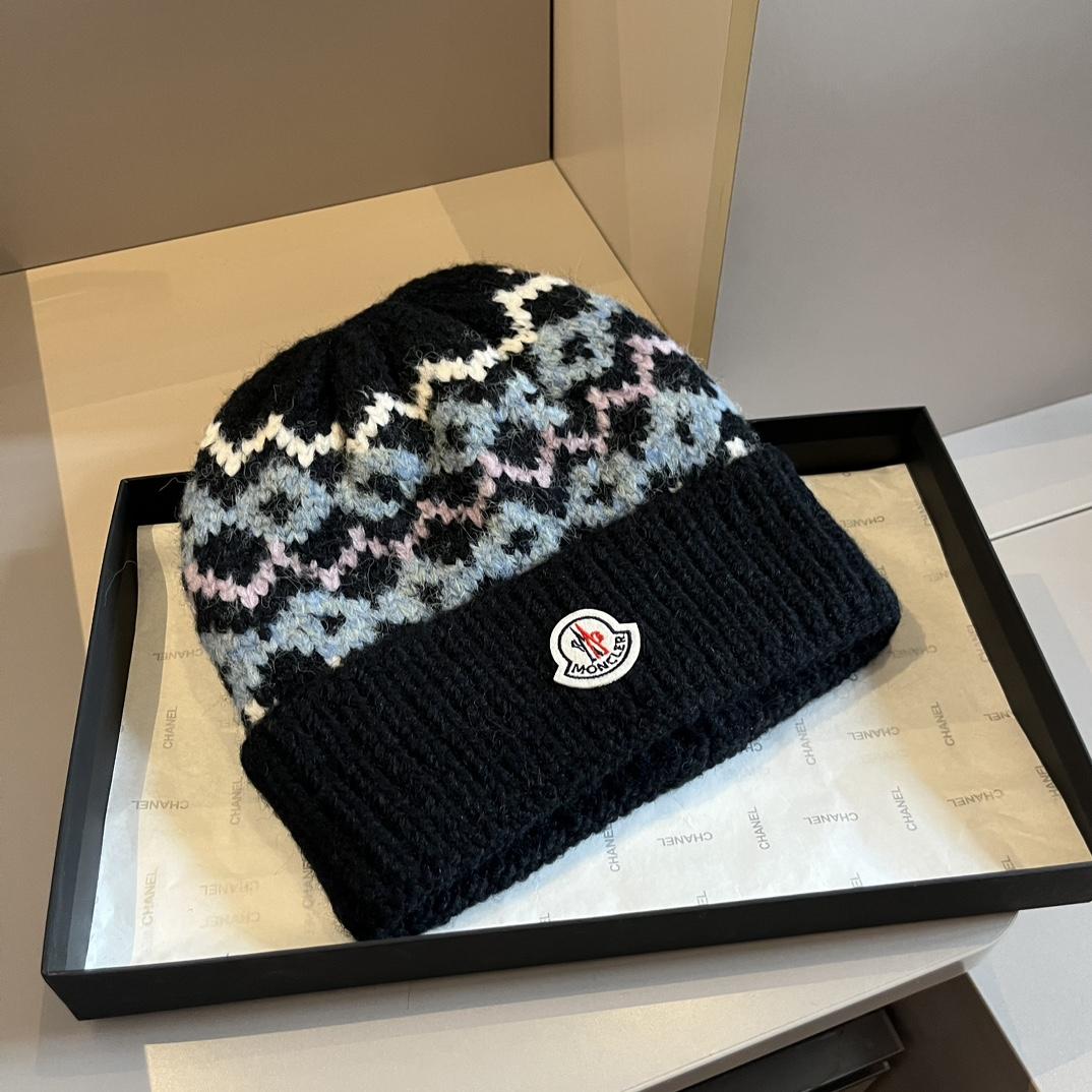 Moncler Beanie  - EUR FASHION