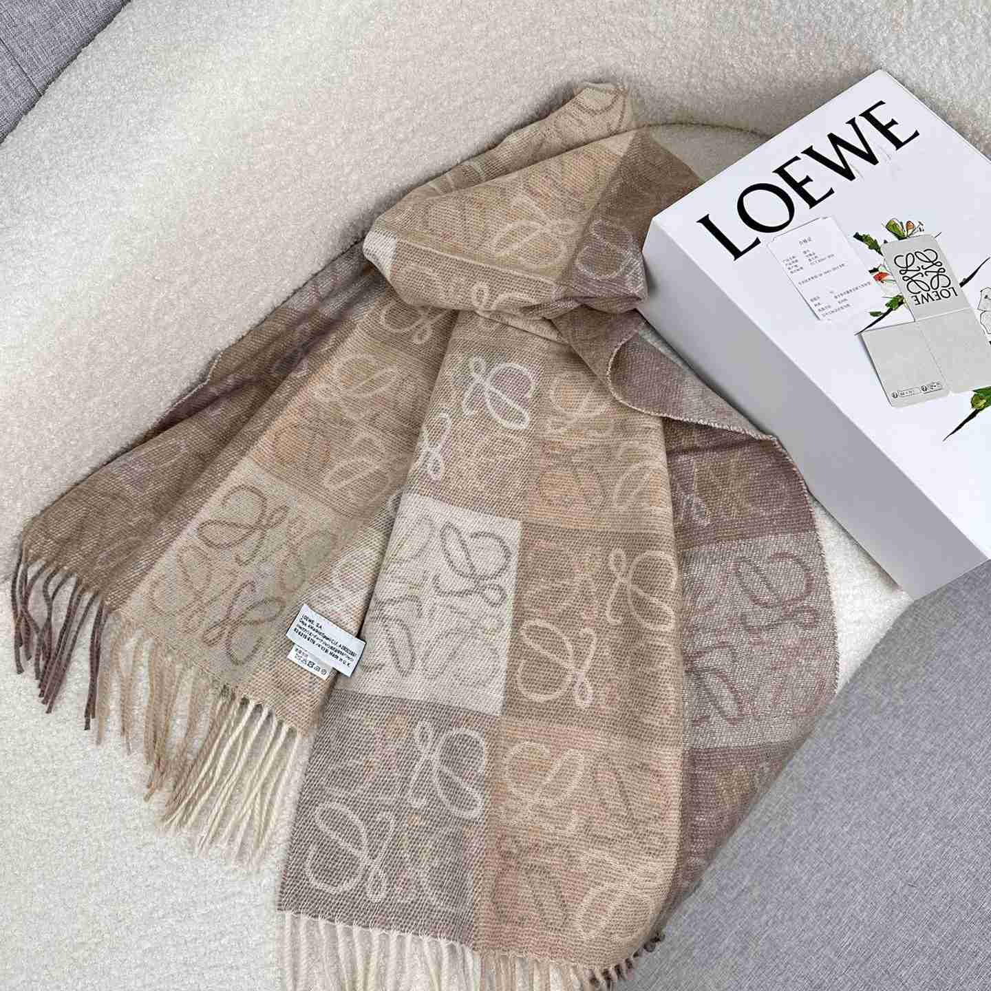 Loewe Scarf   38x200cm - EUR FASHION