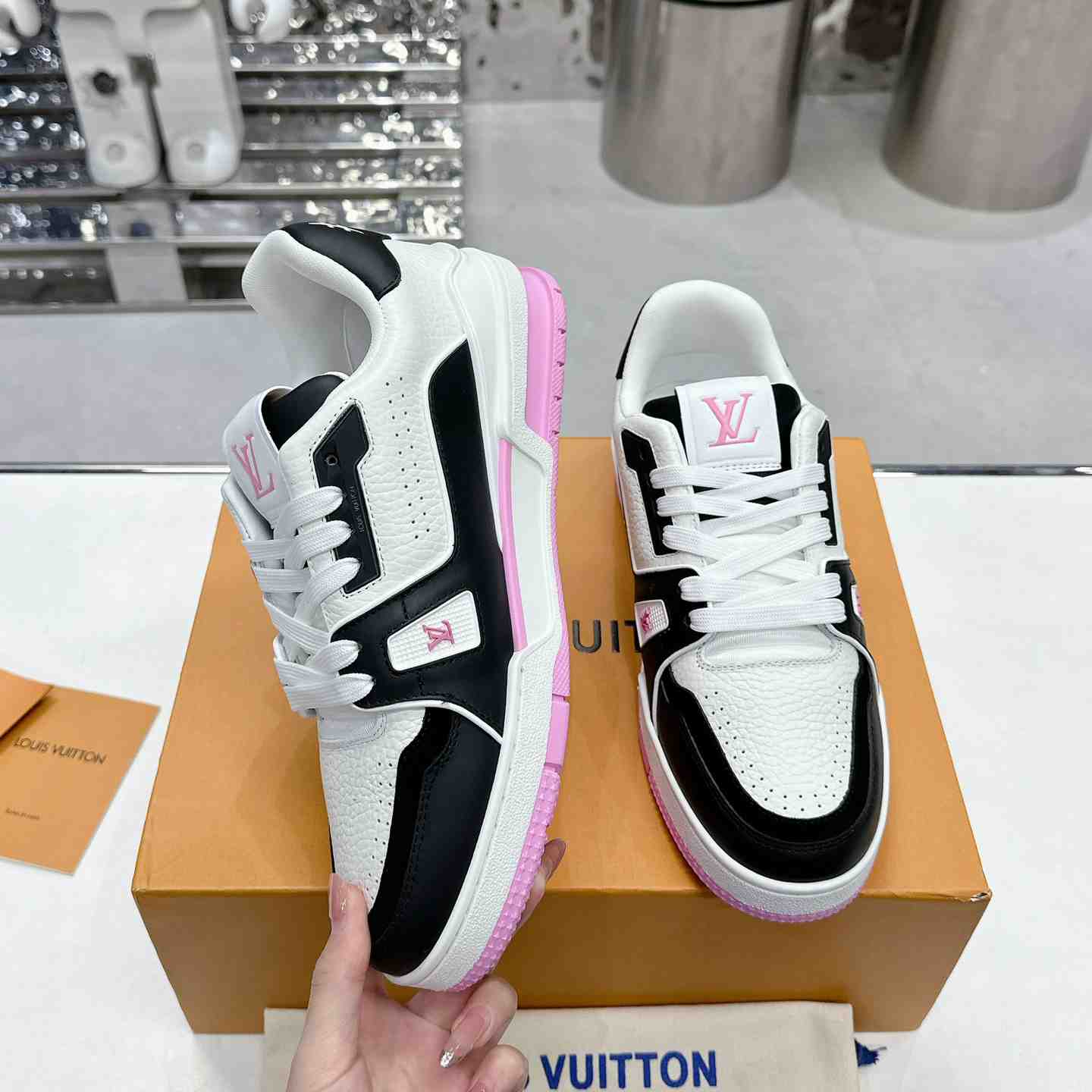 Louis Vuitton LV Trainer Sneaker  1ADDZF - EUR FASHION