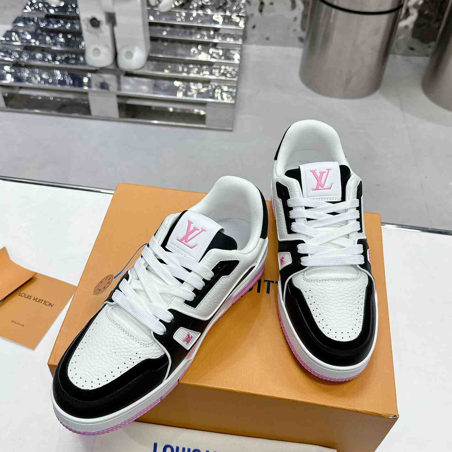 Louis Vuitton LV Trainer Sneaker  1ADDZF - EUR FASHION