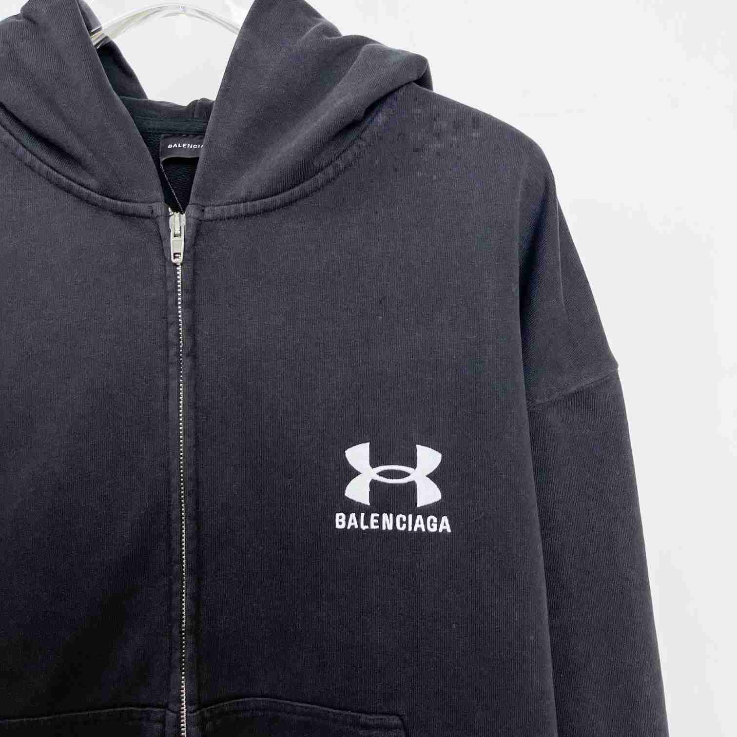 Balenciaga Under Armour® Zip-Up Hoodie Regular Fit In Black - EUR FASHION