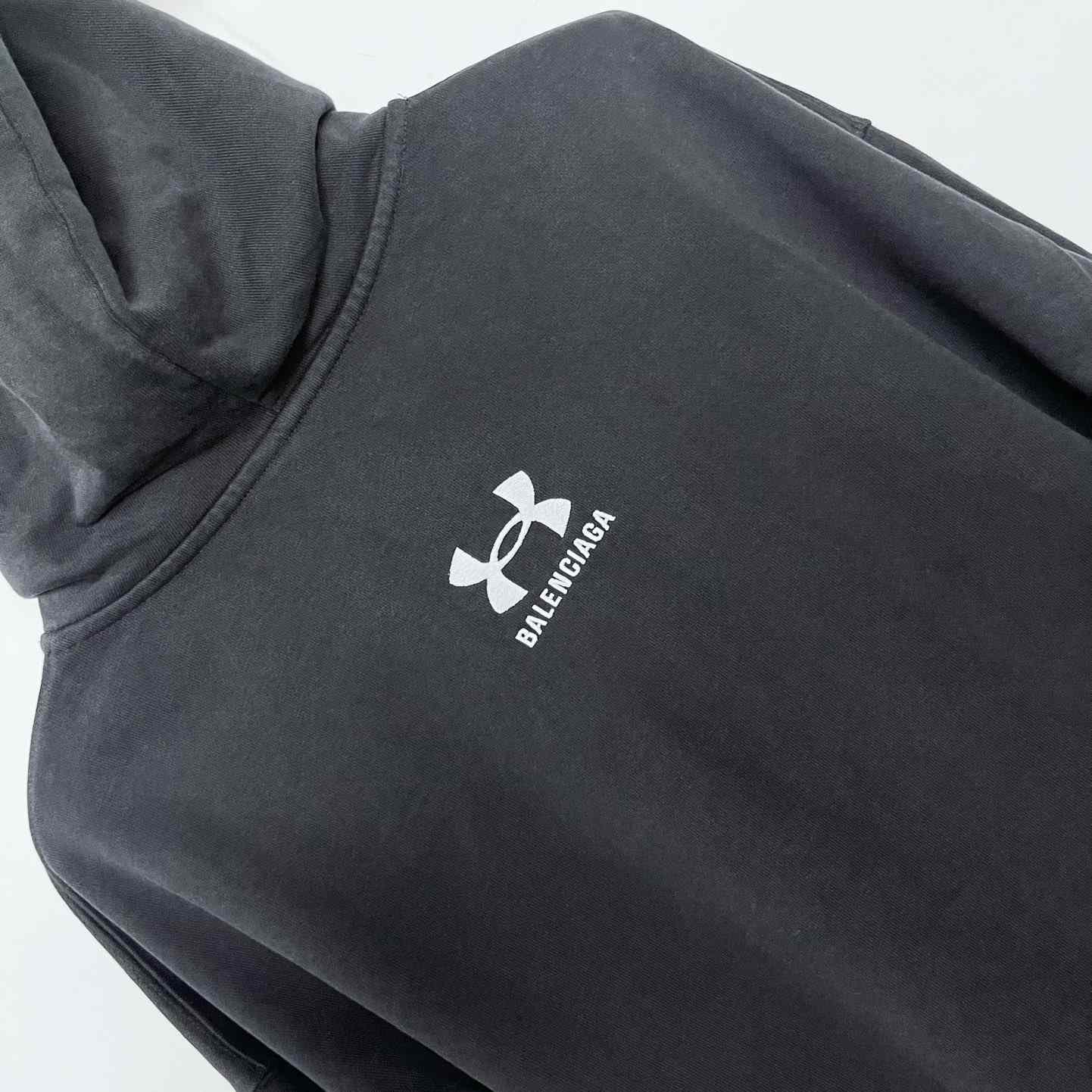 Balenciaga Under Armour® Zip-Up Hoodie Regular Fit In Black - EUR FASHION