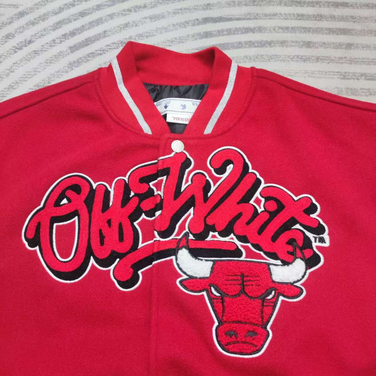 Off-White™ C/O Chicago Bulls Red Varsity - EUR FASHION