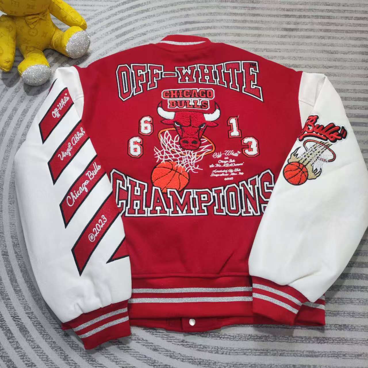 Off-White™ C/O Chicago Bulls Red Varsity - EUR FASHION