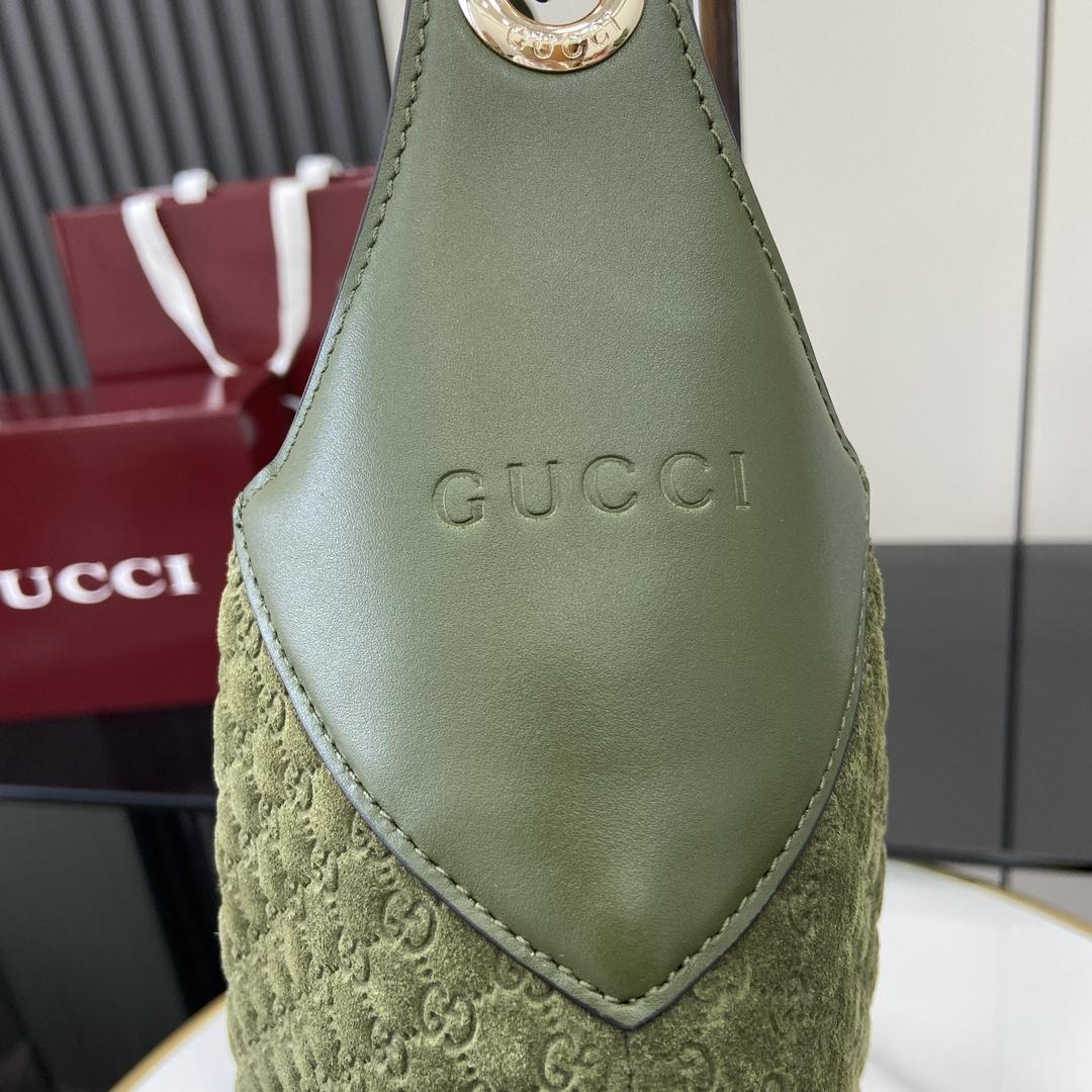 Gucci B Medium Shoulder Bag - EUR FASHION