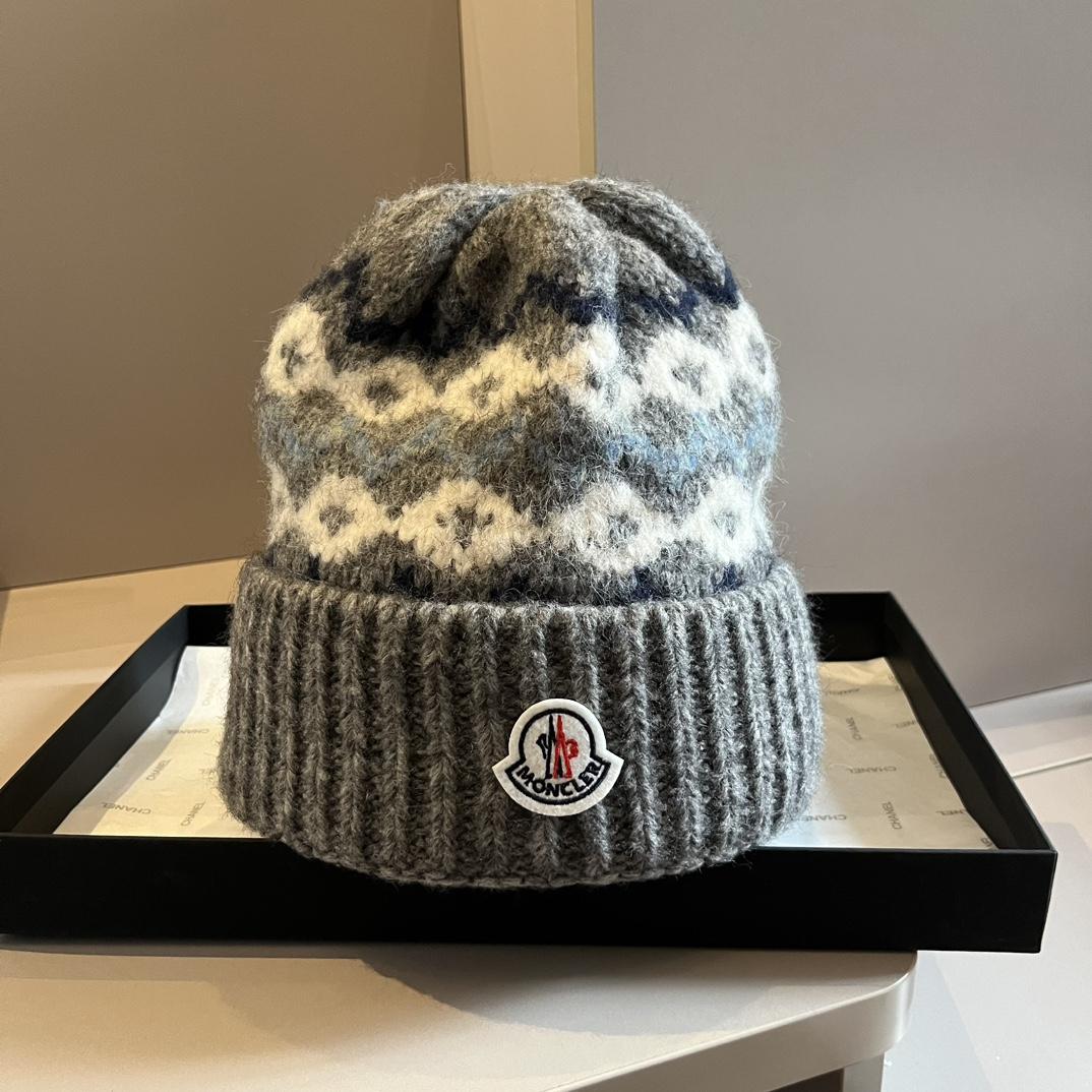 Moncler Beanie  - EUR FASHION