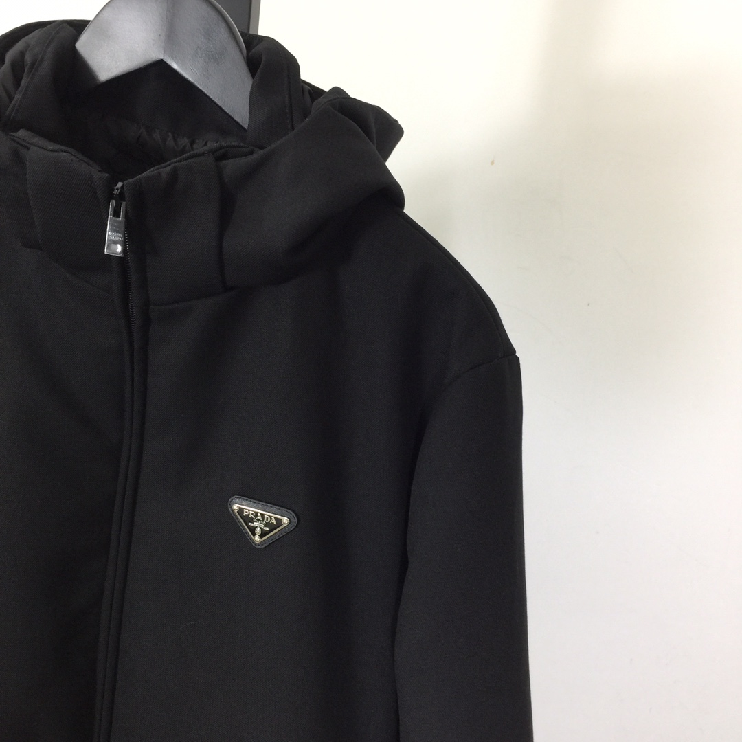 Prada Logo-appliqué Hooded Jacket - EUR FASHION