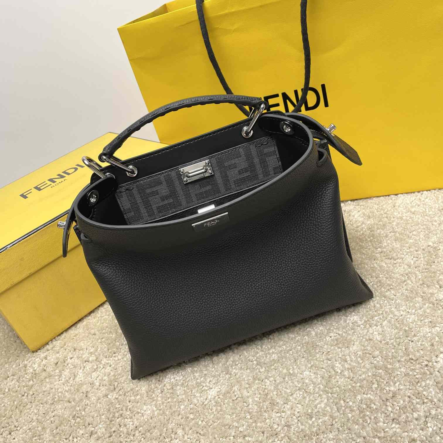 Fendi Peekaboo  - EUR FASHION