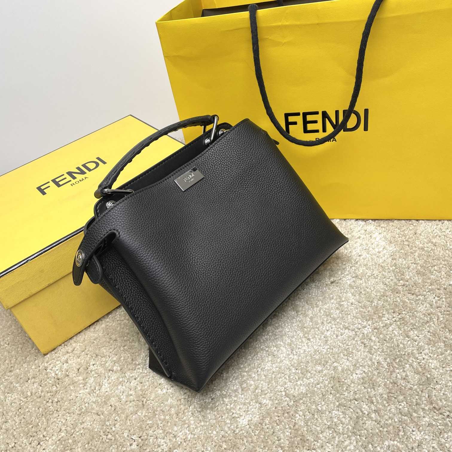 Fendi Peekaboo  - EUR FASHION