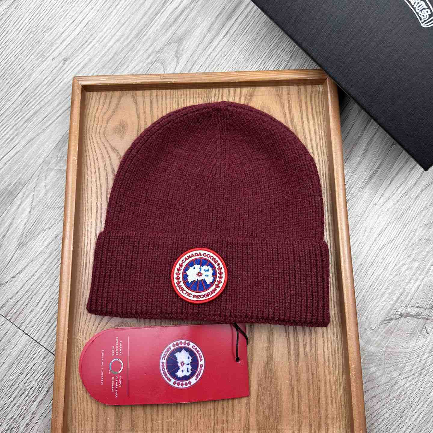 Canada Goose Beanie  - EUR FASHION