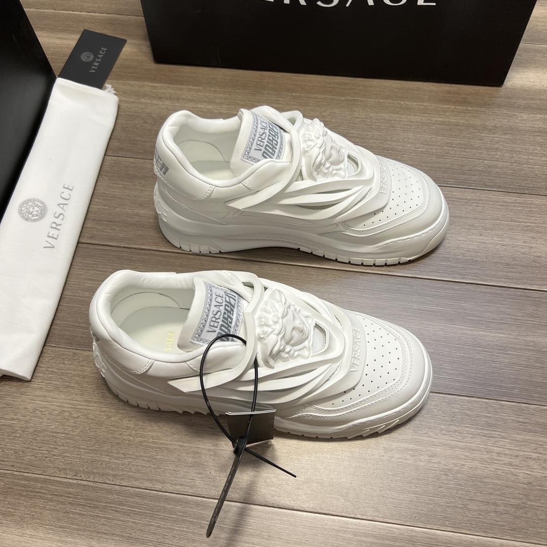 Versace Low-top Sneakers - EUR FASHION