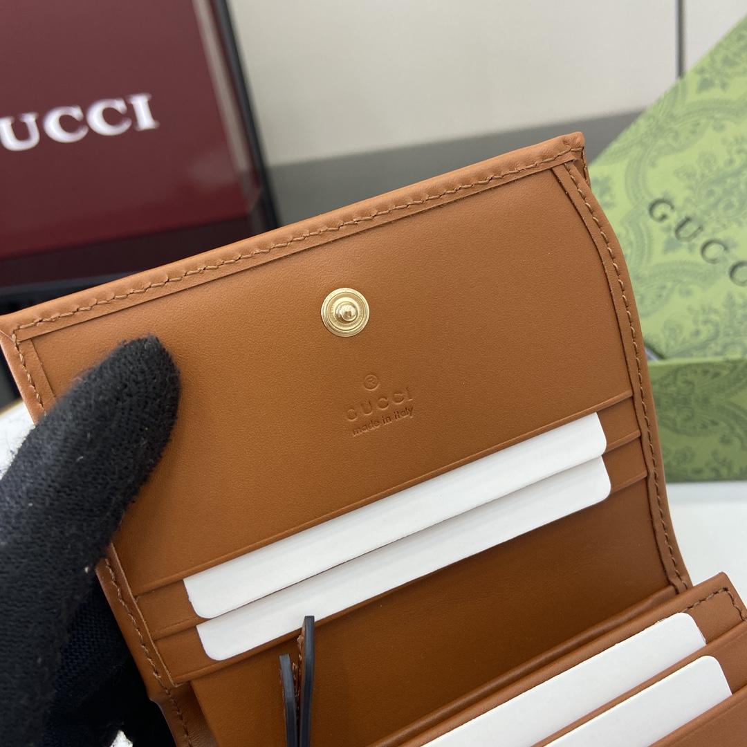 Gucci GG Emblem Mini Wallet - EUR FASHION