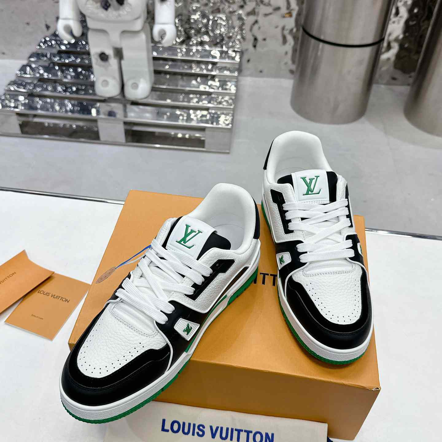 Louis Vuitton LV Trainer Sneaker  1ADDXU - EUR FASHION