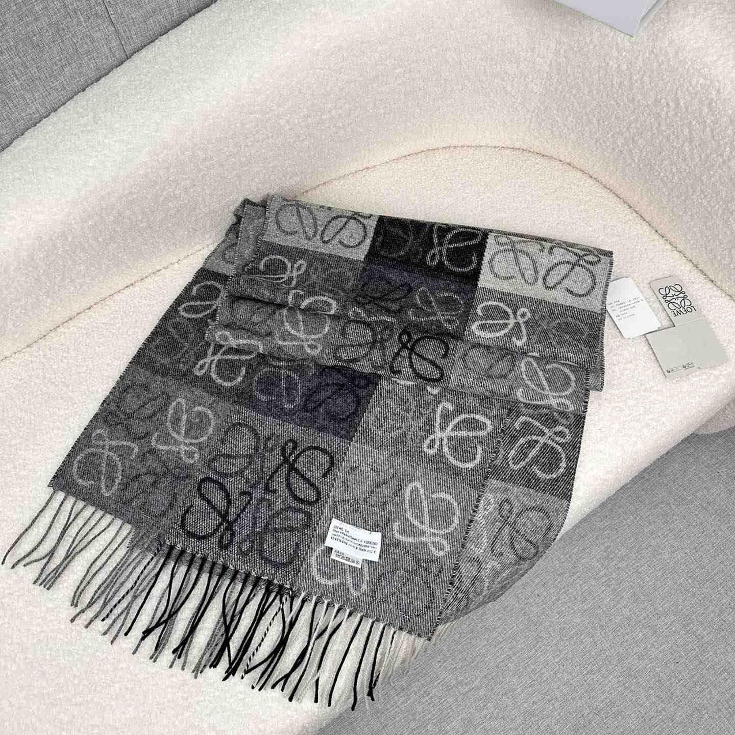 Loewe Scarf In Wool And Cashmere - EUR FASHION