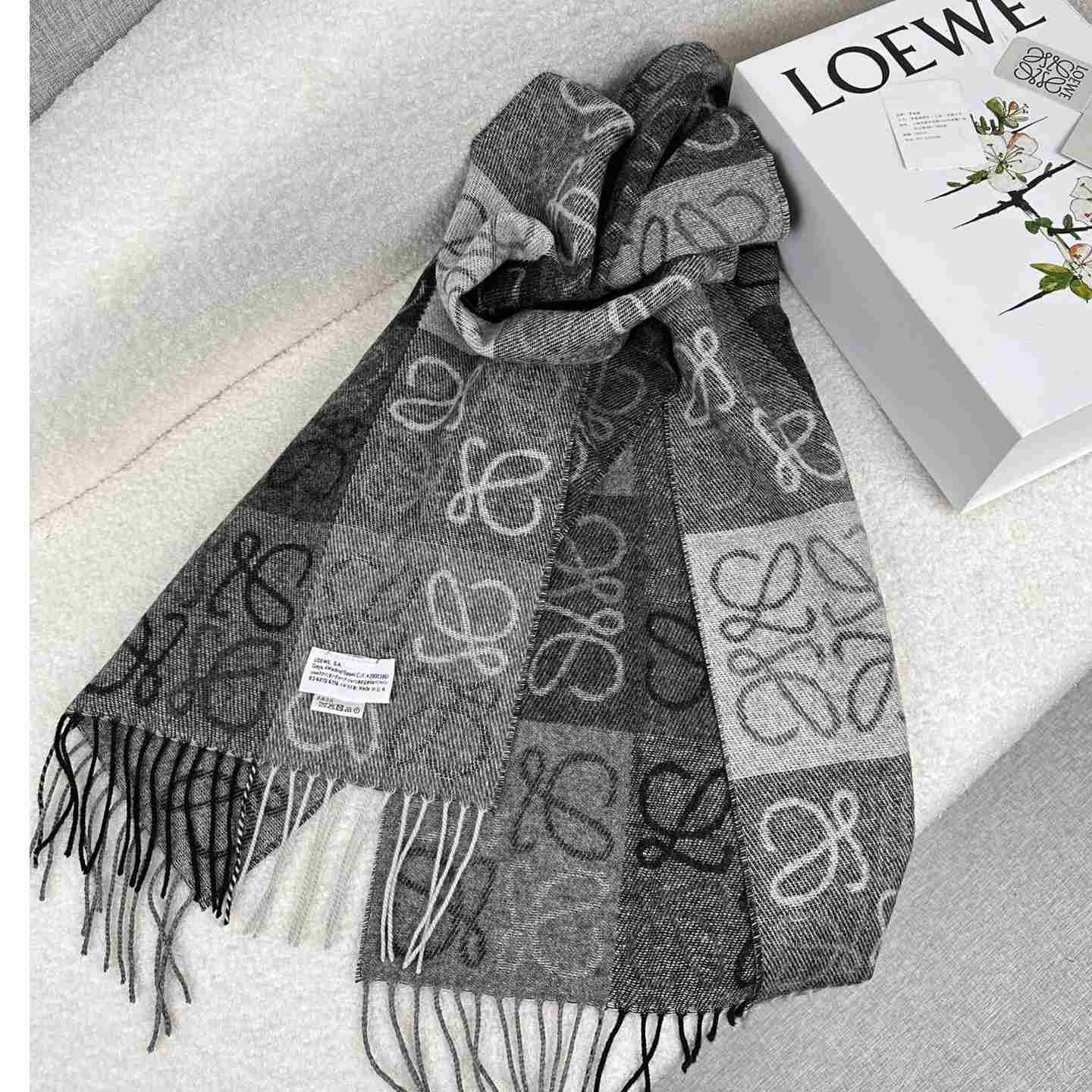 Loewe Scarf In Wool And Cashmere - EUR FASHION