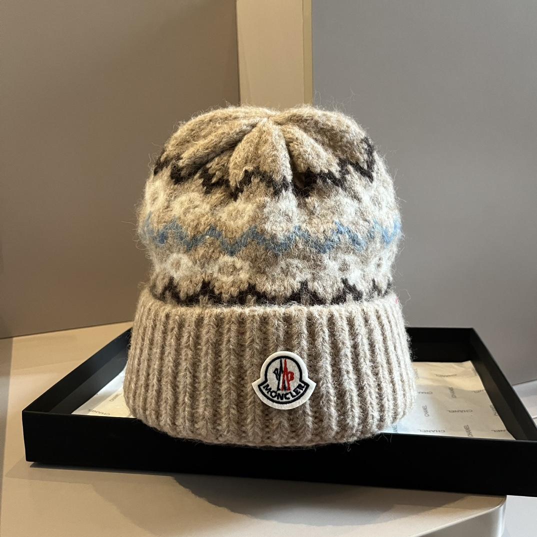 Moncler Beanie  - EUR FASHION