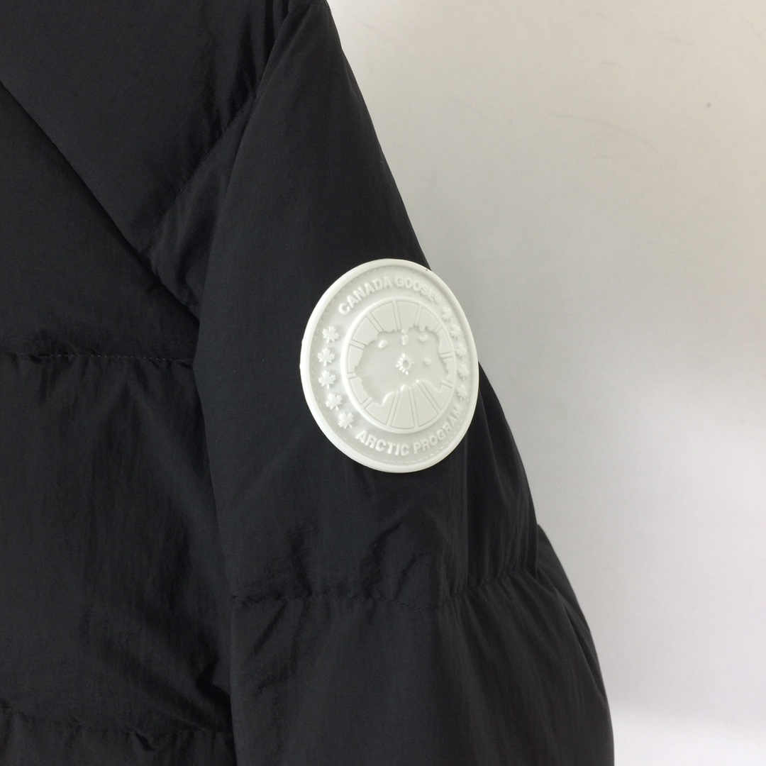 Canada Goose Hooded Jacket - EUR FASHION